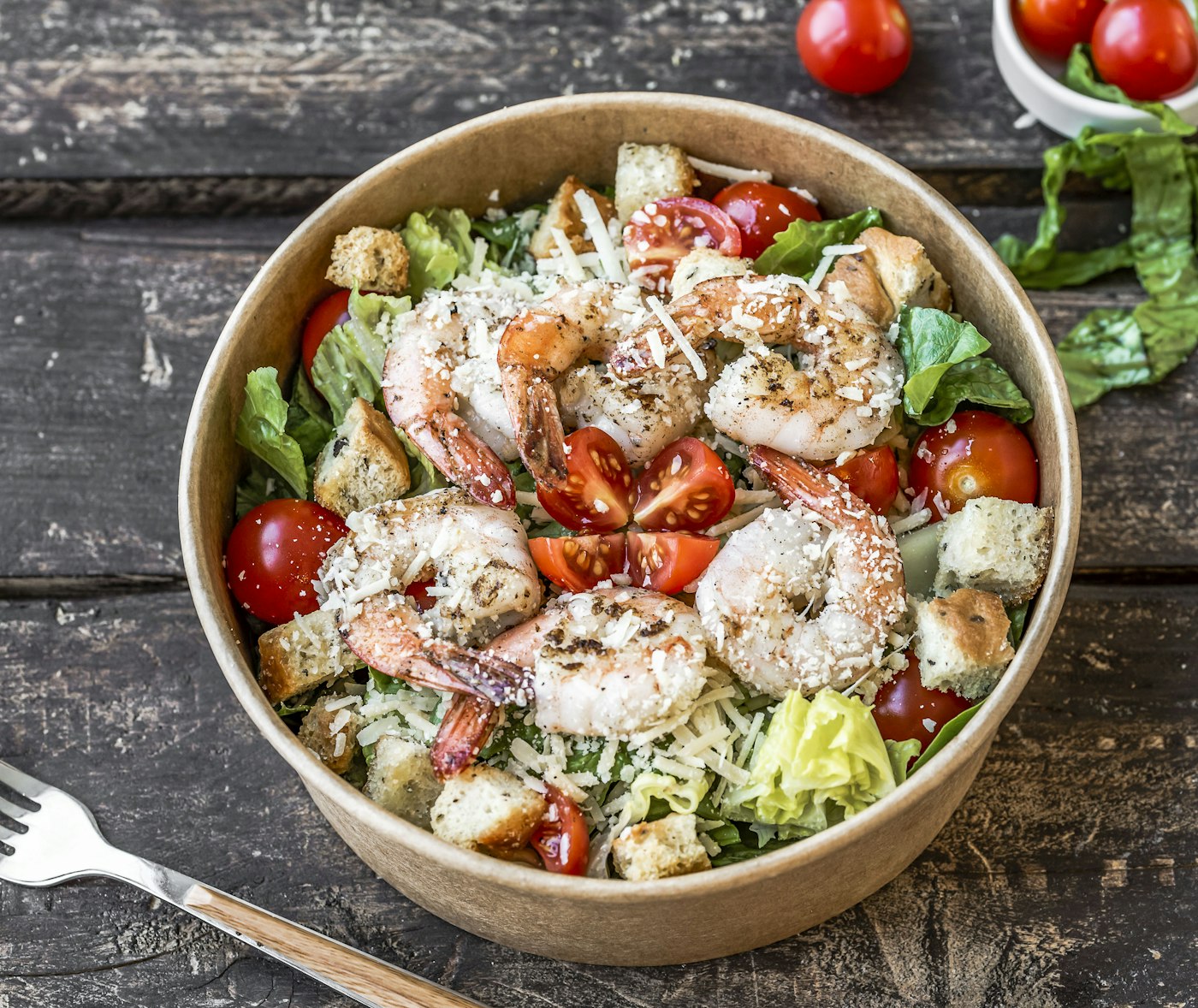 Salata sa kuvanim kancerom i paradajzom